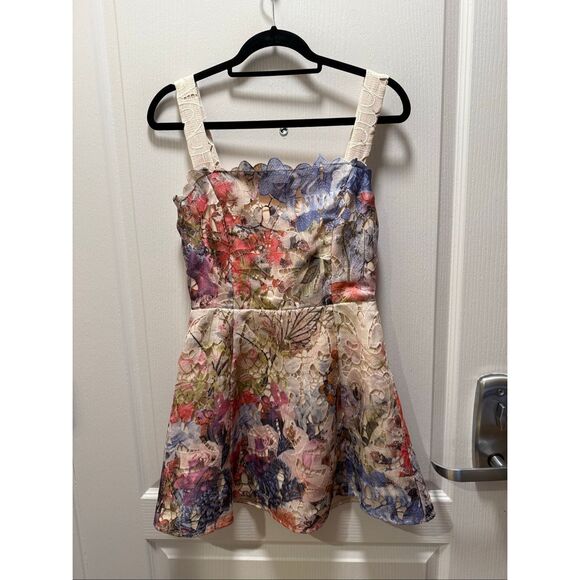 Elliatt Matila Mini Dress in Floral Party Cocktail Wedding Guest size S NWT - Picture 9 of 11